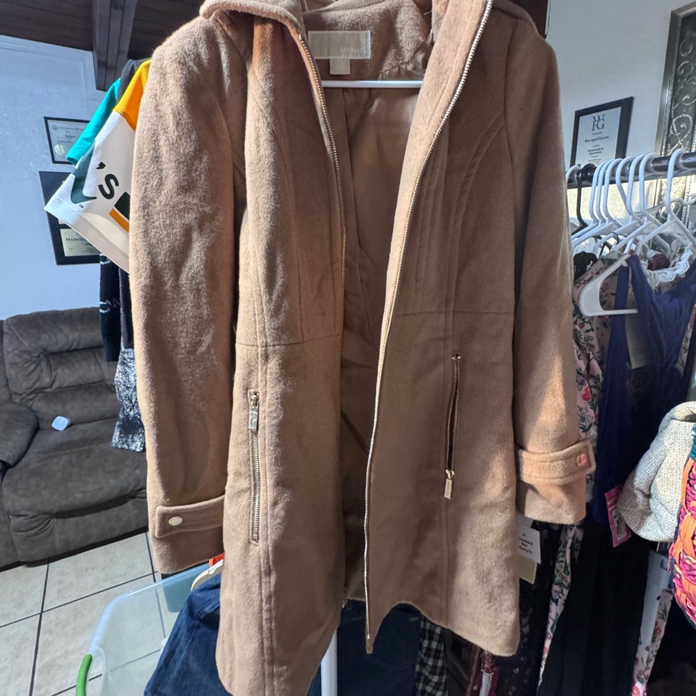 Michael Kors Stylish Tan Hooded Coat with Zipper Pockets